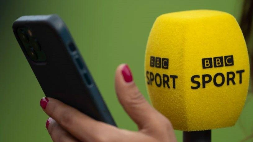DIAMON33 microphone and phone